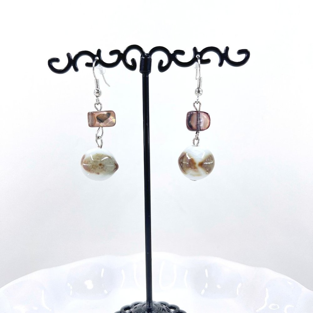 NWOT – White & Brown Porcelain Bead Brown Dyed Shell Dangle Fishhook Earrings - Picture 1 of 6